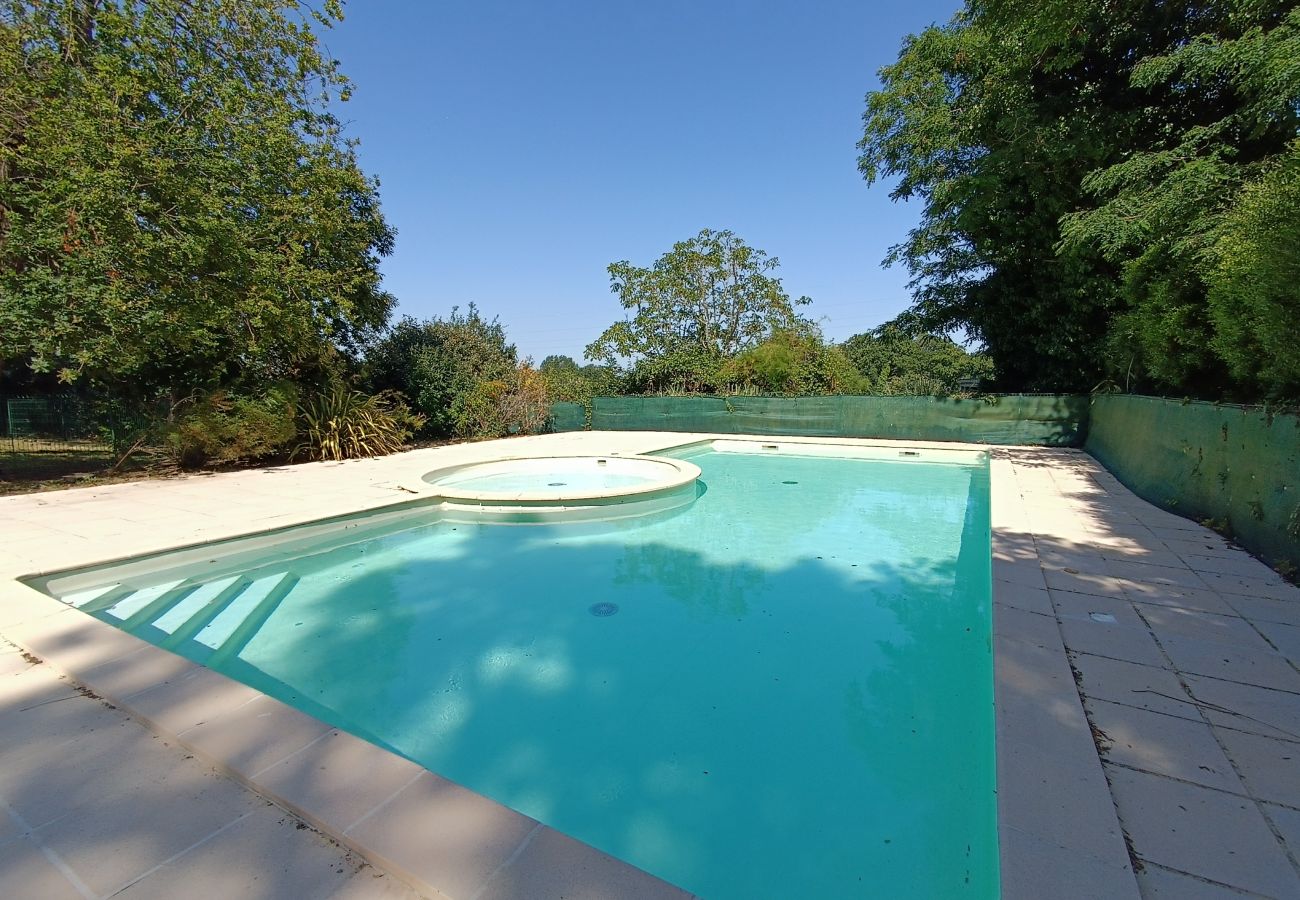 Studio à Soulac-sur-Mer - Studio dans une résidence avec piscine - 9544 