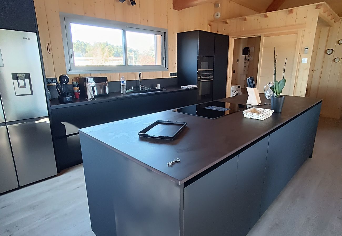 Maison à Le Verdon-sur-Mer - Maison en bois sur pilotis - 4218 